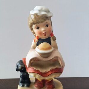 DINNERTIME AH901 GIRL FIGURINE